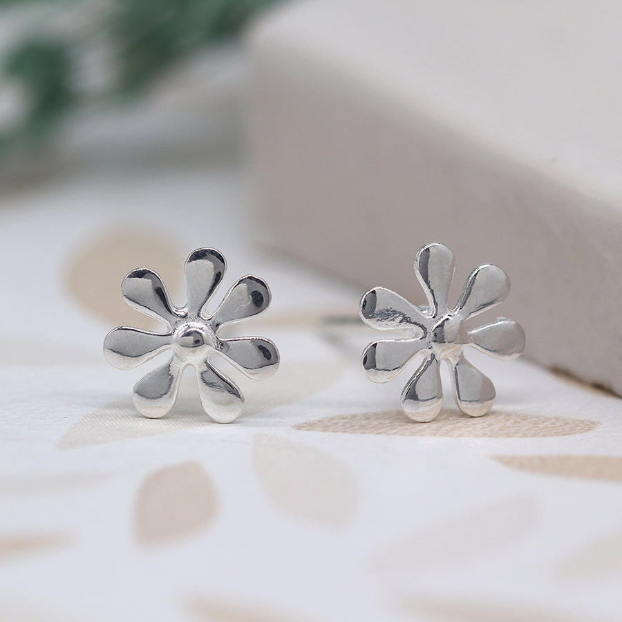 Silver Studs - Daisy