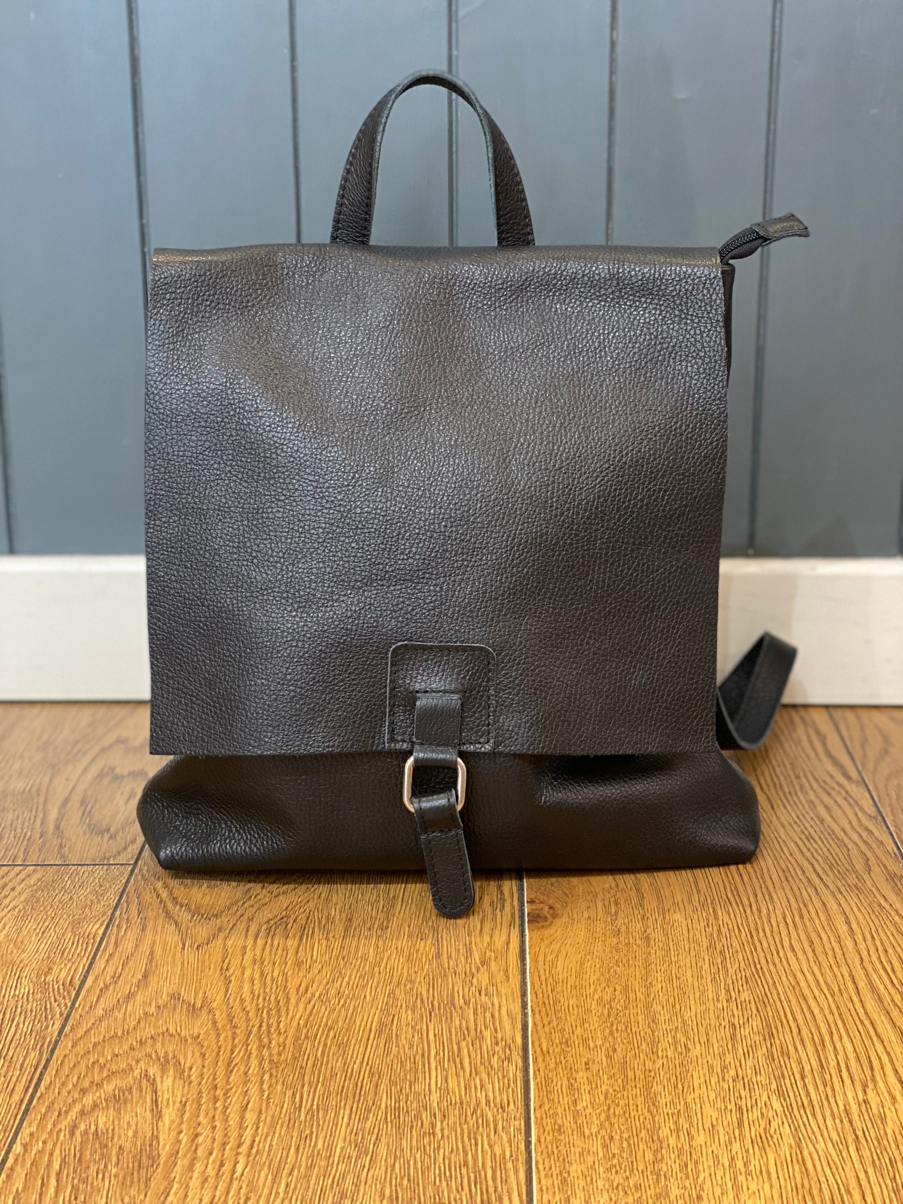 Black sales buckle backpack